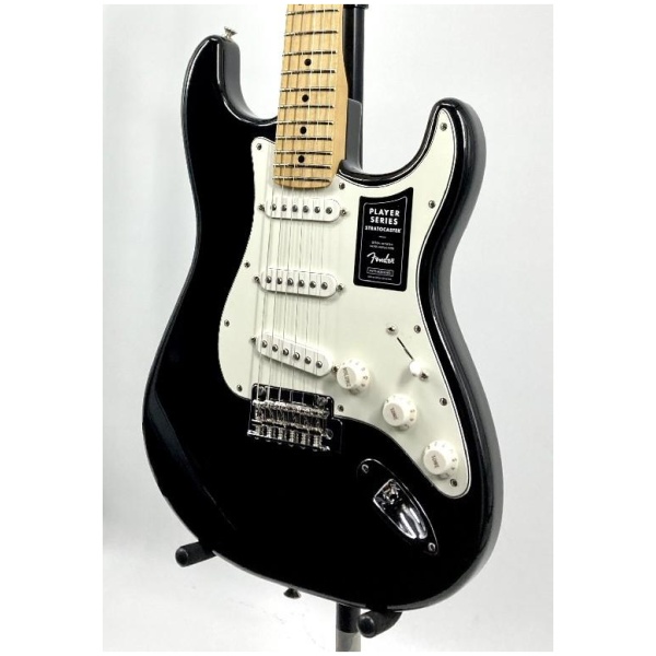 Fender Player Series Stratocaster Guitar Maple Neck Black Serial#: MX22117231
