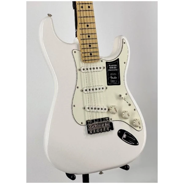 Fender Player Series Stratocaster Polar White Ser#: MX21223437