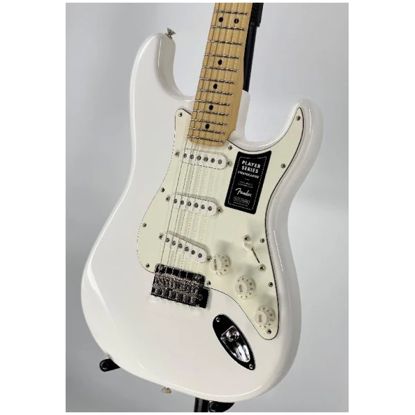 Fender Player Series Stratocaster Polar White Ser#: MX21223437
