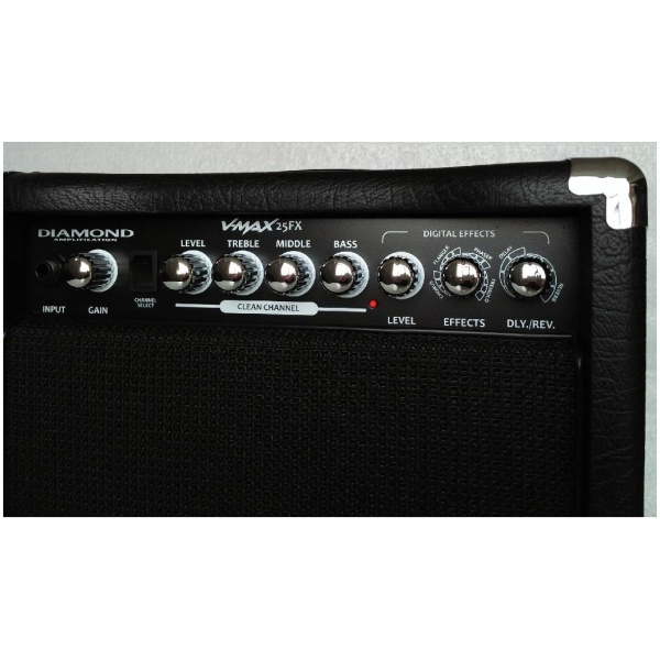 Diamond Amplification V-Max 25DFX 25 Watt Multi FX Guitar Amplifier