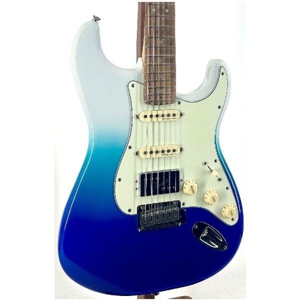 u-fender-player-plus-strat_01.jpg