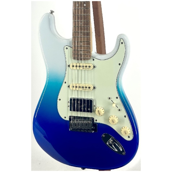 u-fender-player-plus-strat_02.jpg