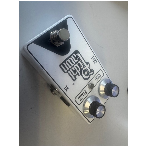 u-pedal-pawn-fuzz_02.jpg