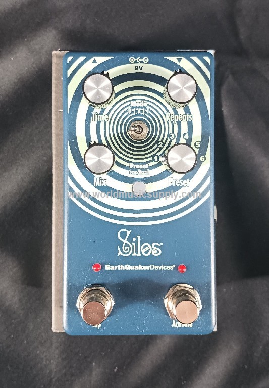 EarthQuaker Silos Multi Generational Time Reflection Delay Pedal