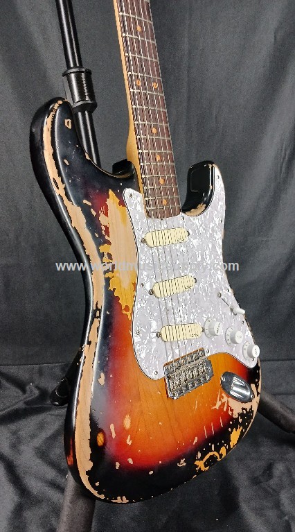 u-fender-mike-mcready-upgraded_01.jpg