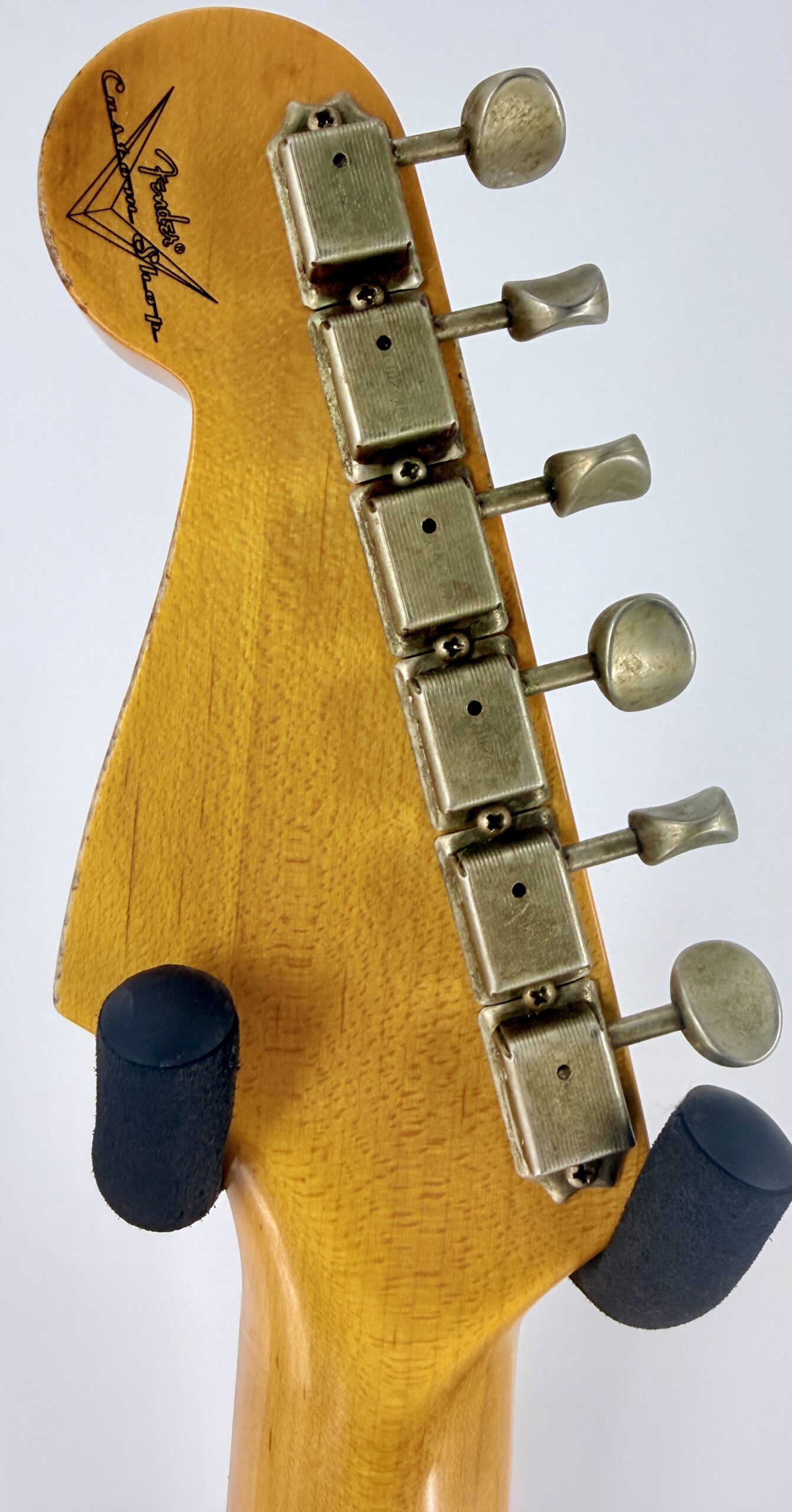 Fender USA Custom Shop 1957 HEAVY RELIC STRAT- FIESTA RED Ser#:R150868 - Image 17
