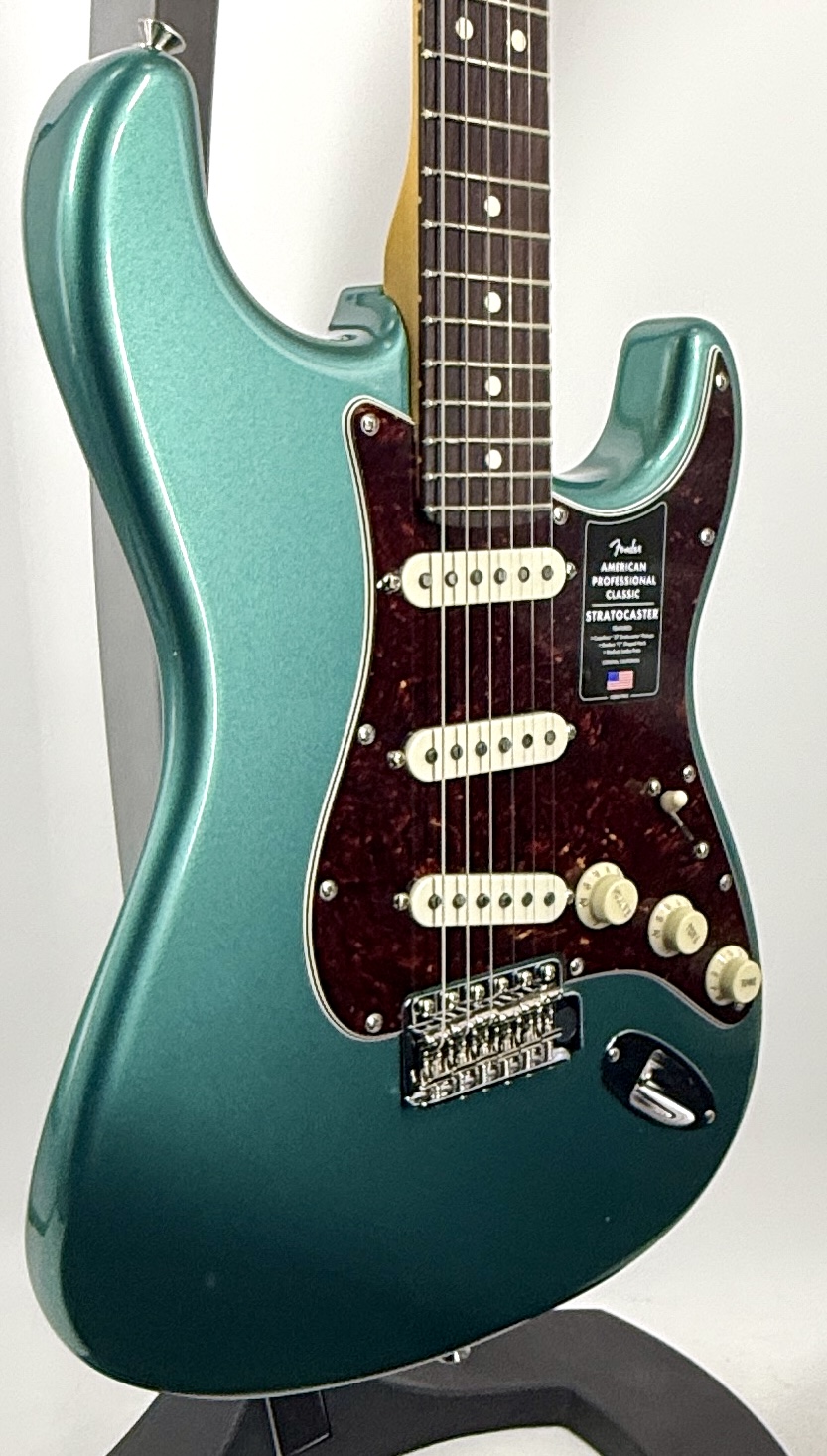 Fender American Professional Classic Stratocaster Rosewood Fretboard Ser#:US26039545 - Image 4