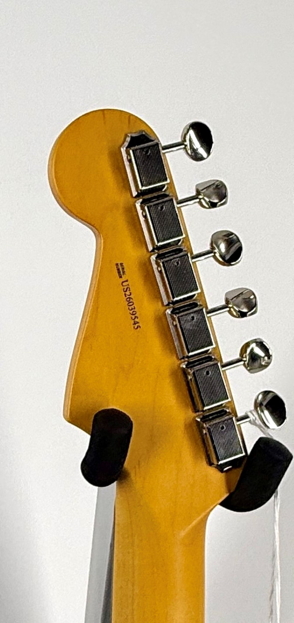 Fender American Professional Classic Stratocaster Rosewood Fretboard Ser#:US26039545 - Image 9