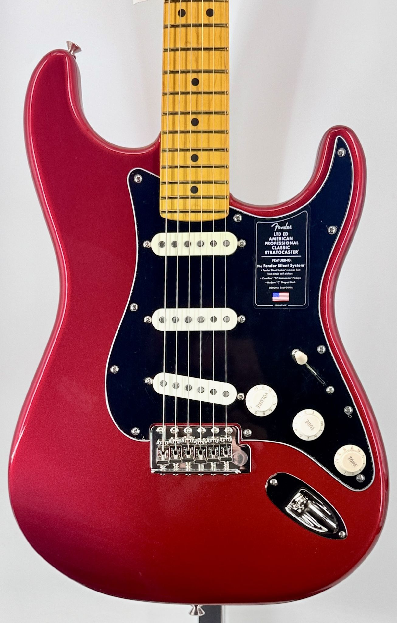 Fender American Professional LTD Edition Silent System Stratocaster Maple Fretboard -Candy Apple Red Ser#: US26035339