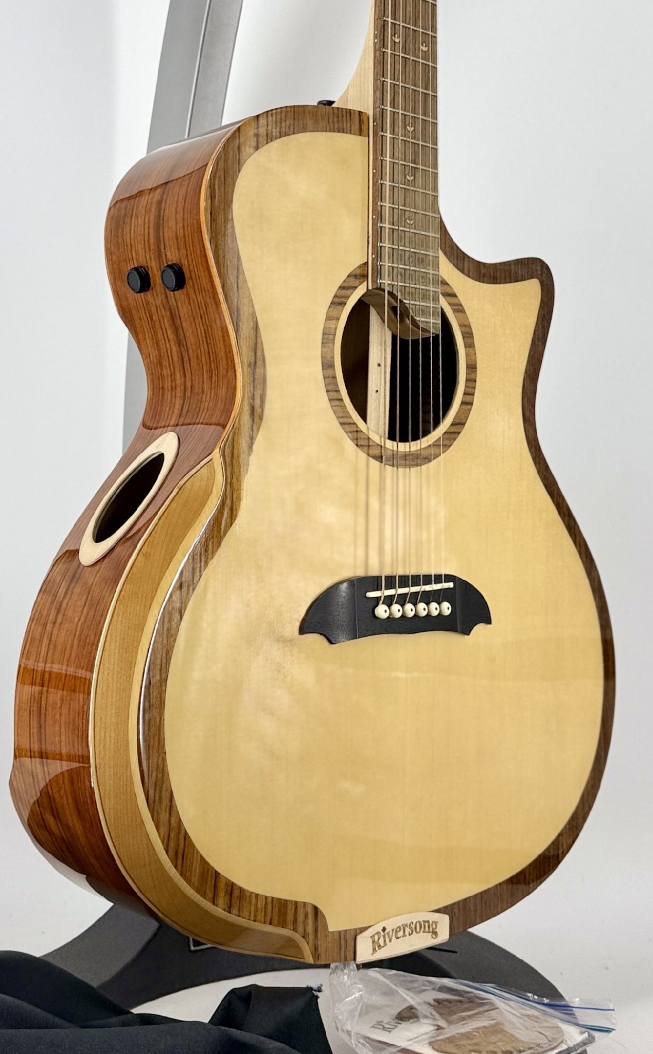 USED Riversong P2P-GA Acoustic Electric Guitar with Case - Image 4