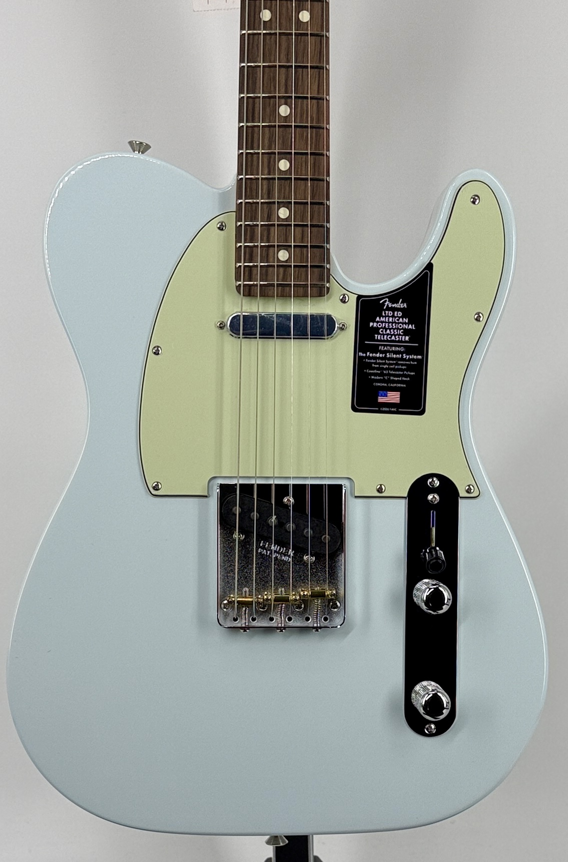 Fender American Professional LTD Edition Silent System Telecaster Rosewood Fretboard - Sonic Blue Ser#:26078306