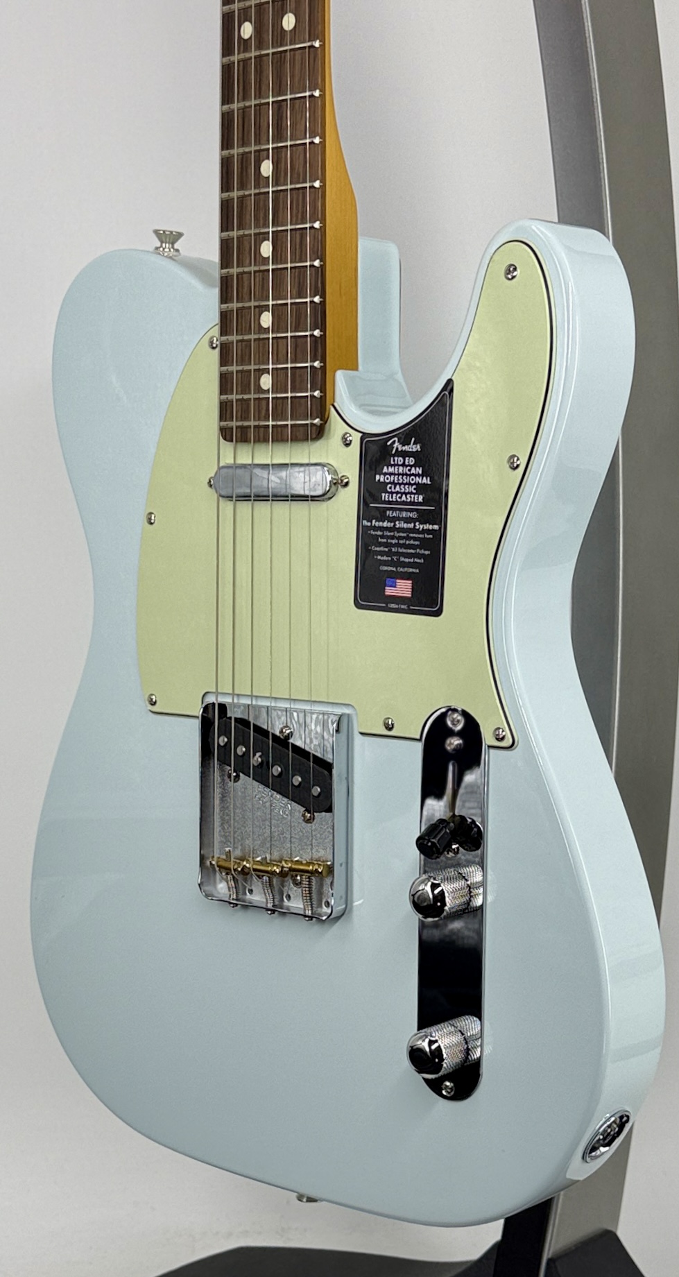 Fender American Professional LTD Edition Silent System Telecaster Rosewood Fretboard - Sonic Blue Ser#:26078306 - Image 5