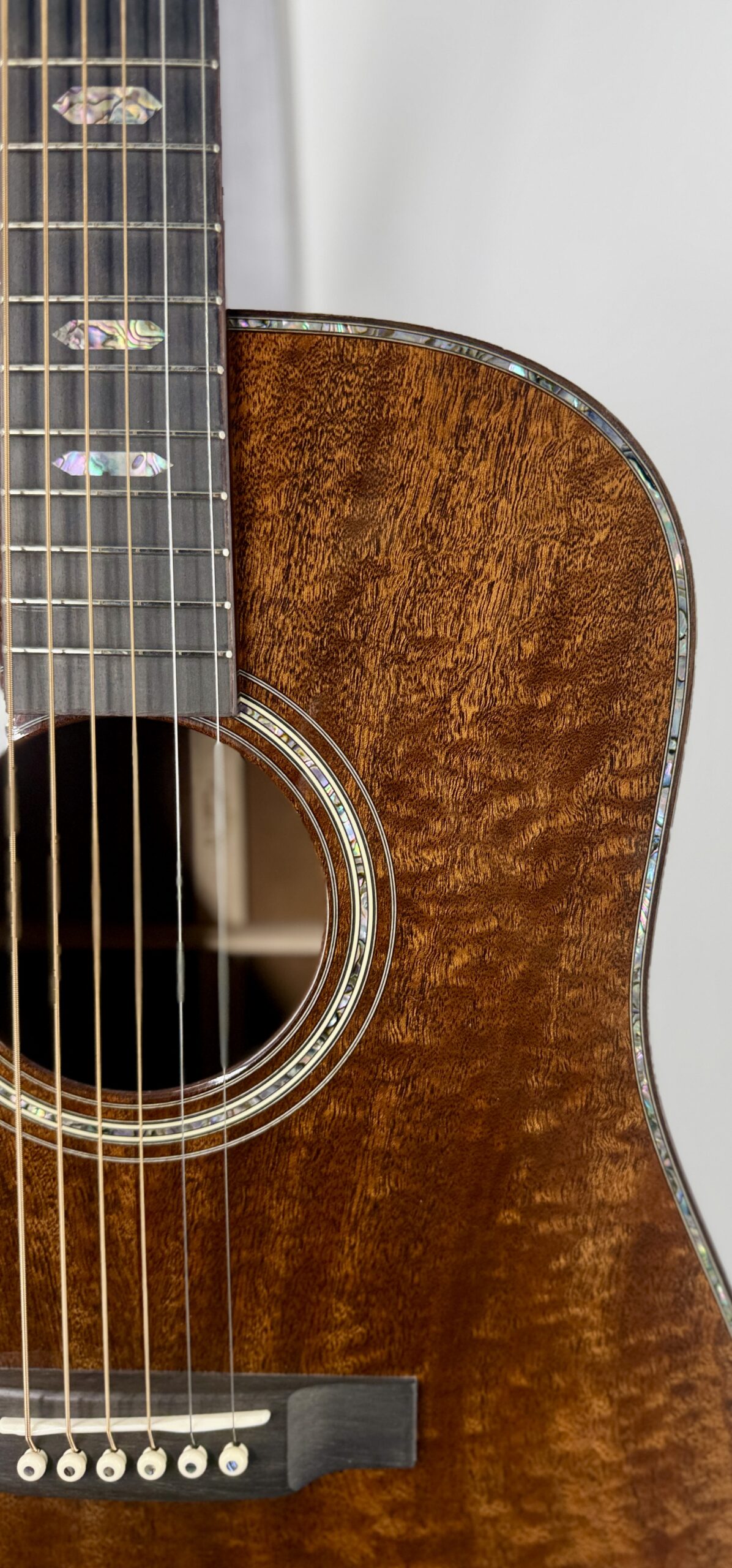 Martin Custom Shop Limited Edition (NAMM 2026) Quilt Sapele Acoustic Guitar w/case Ser#: 3058493 - Image 10