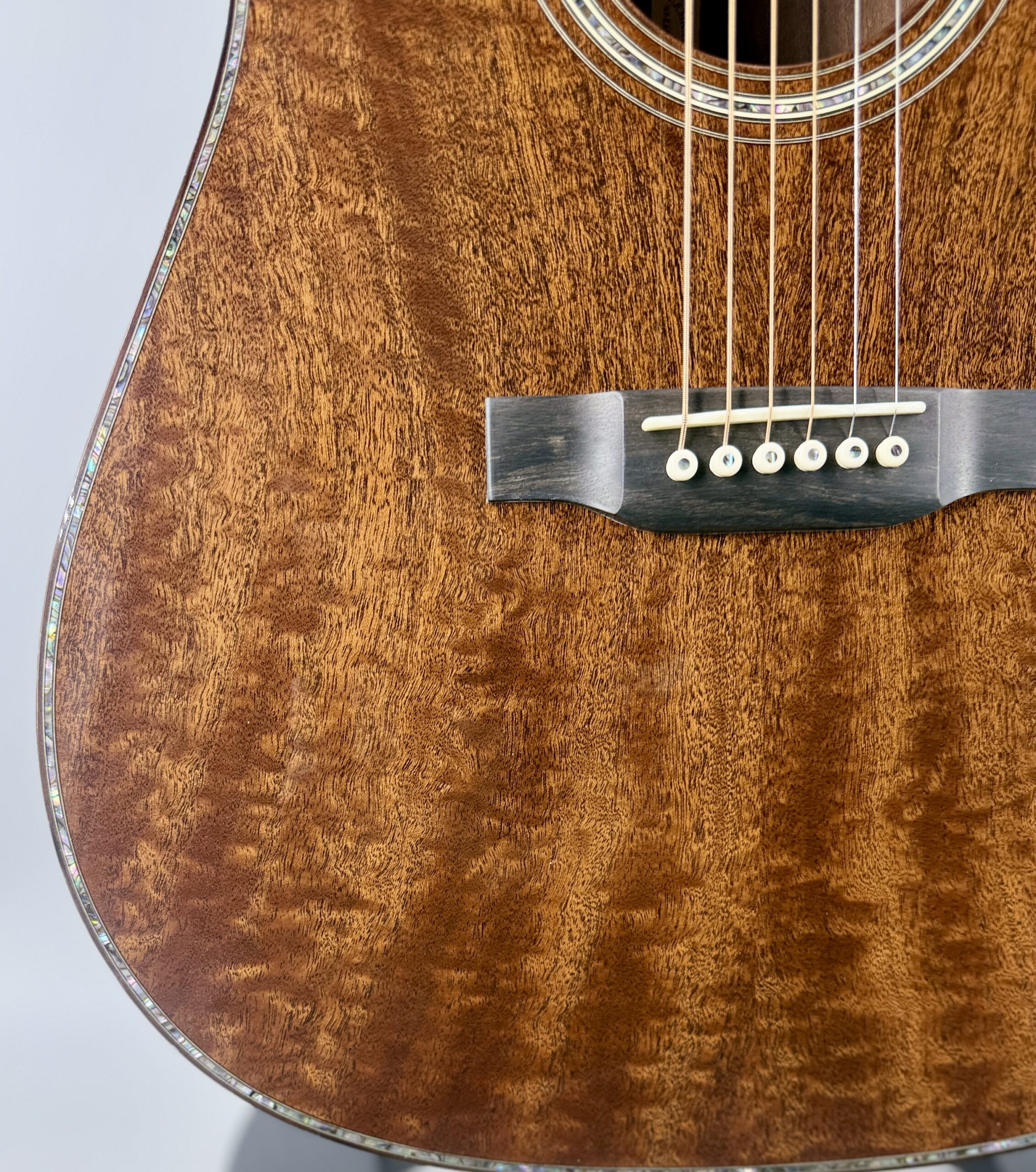 Martin Custom Shop Limited Edition (NAMM 2026) Quilt Sapele Acoustic Guitar w/case Ser#: 3058493 - Image 12