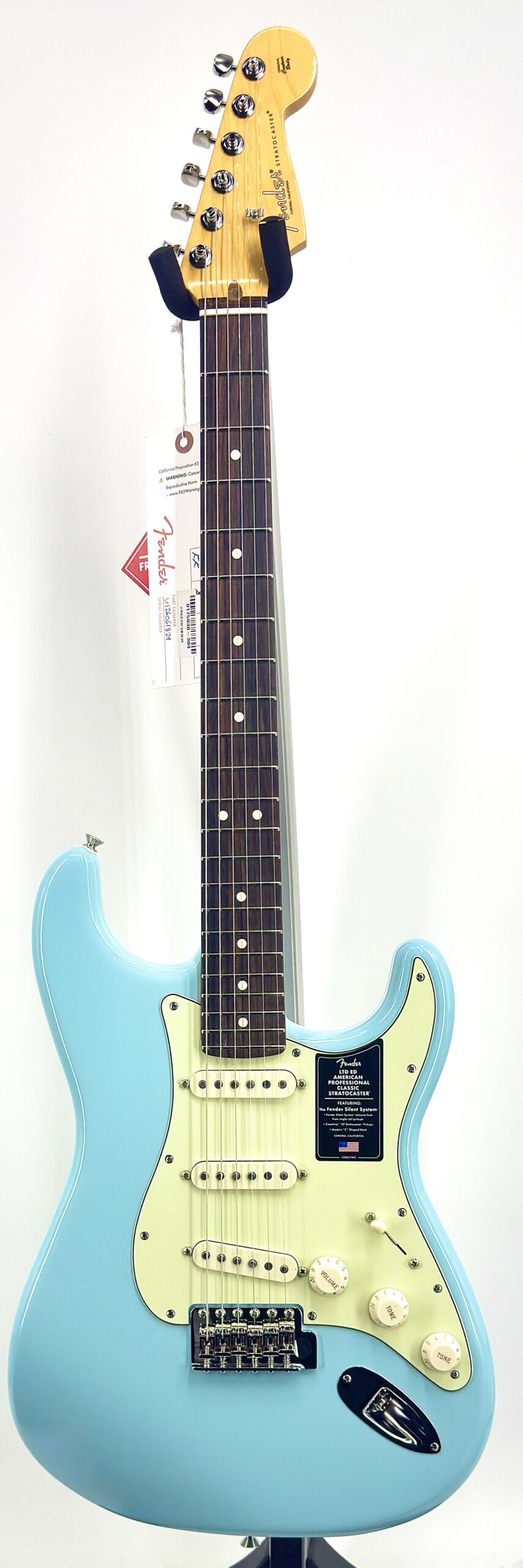 Fender American Pro LTD Edition Strat-Alder, Rosewood-Daphne Blue Ser#: US26061829 - Image 2
