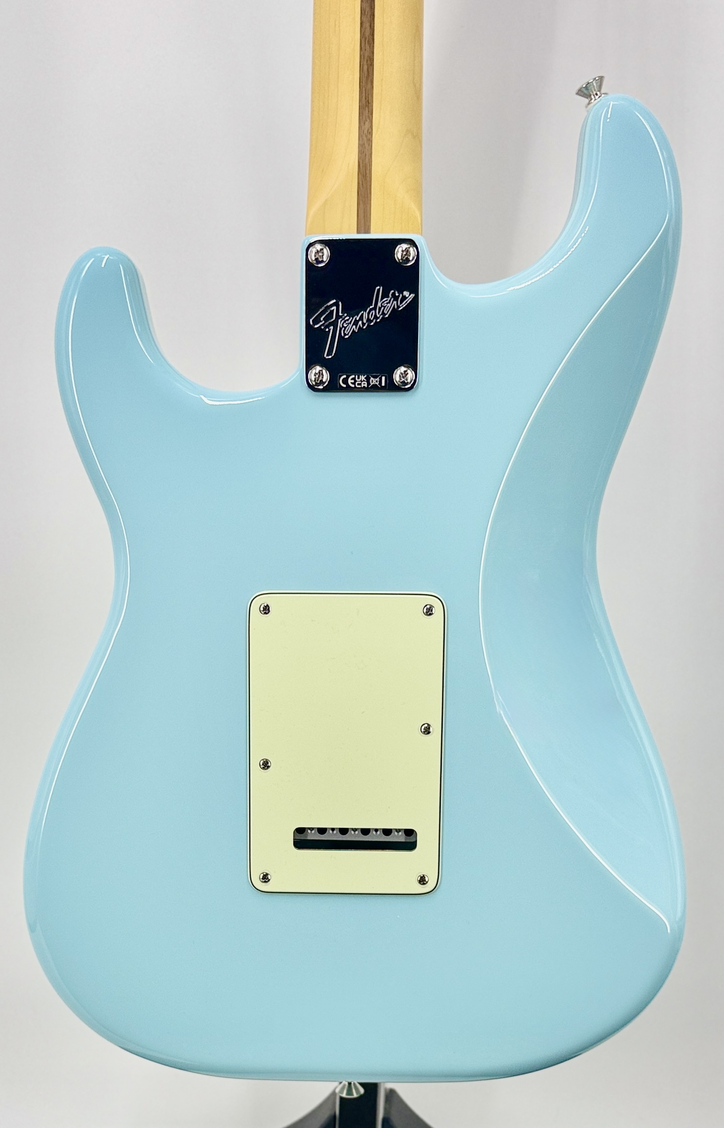 Fender American Pro LTD Edition Strat-Alder, Rosewood-Daphne Blue Ser#: US26061829 - Image 6