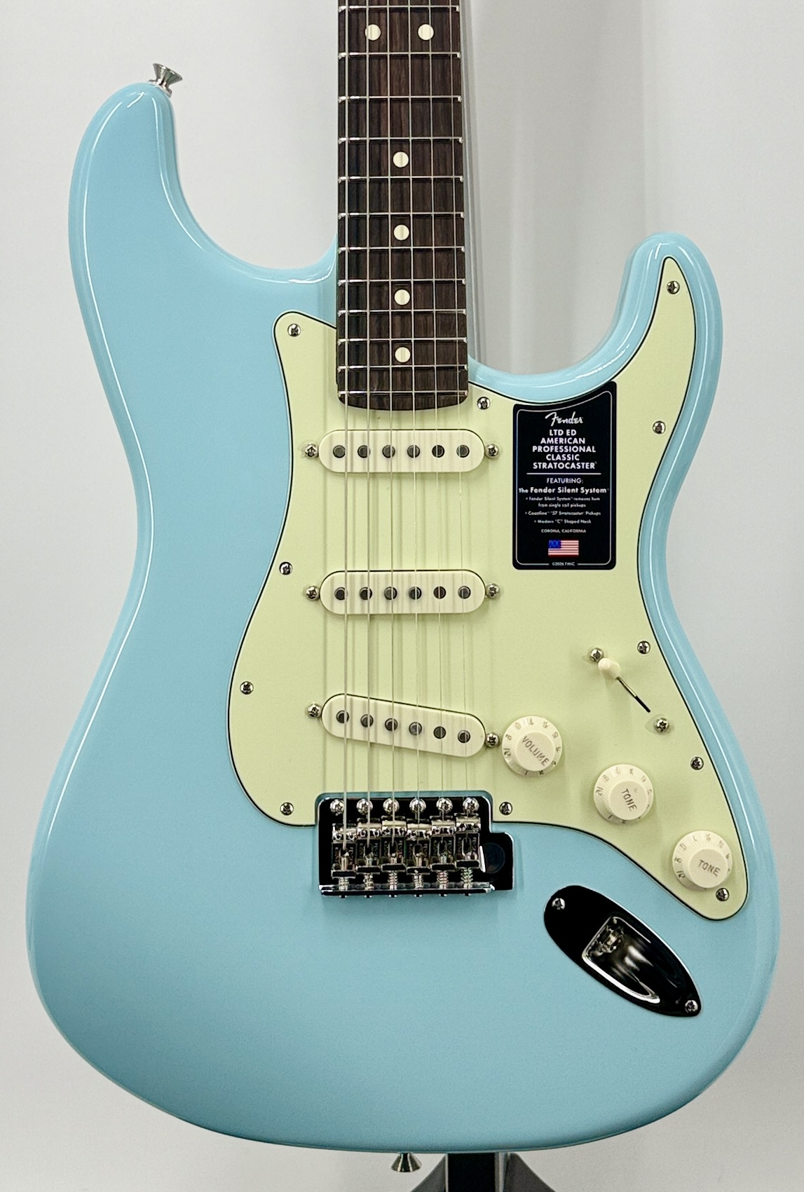 Fender American Pro LTD Edition Strat-Alder, Rosewood-Daphne Blue Ser#: US26061829