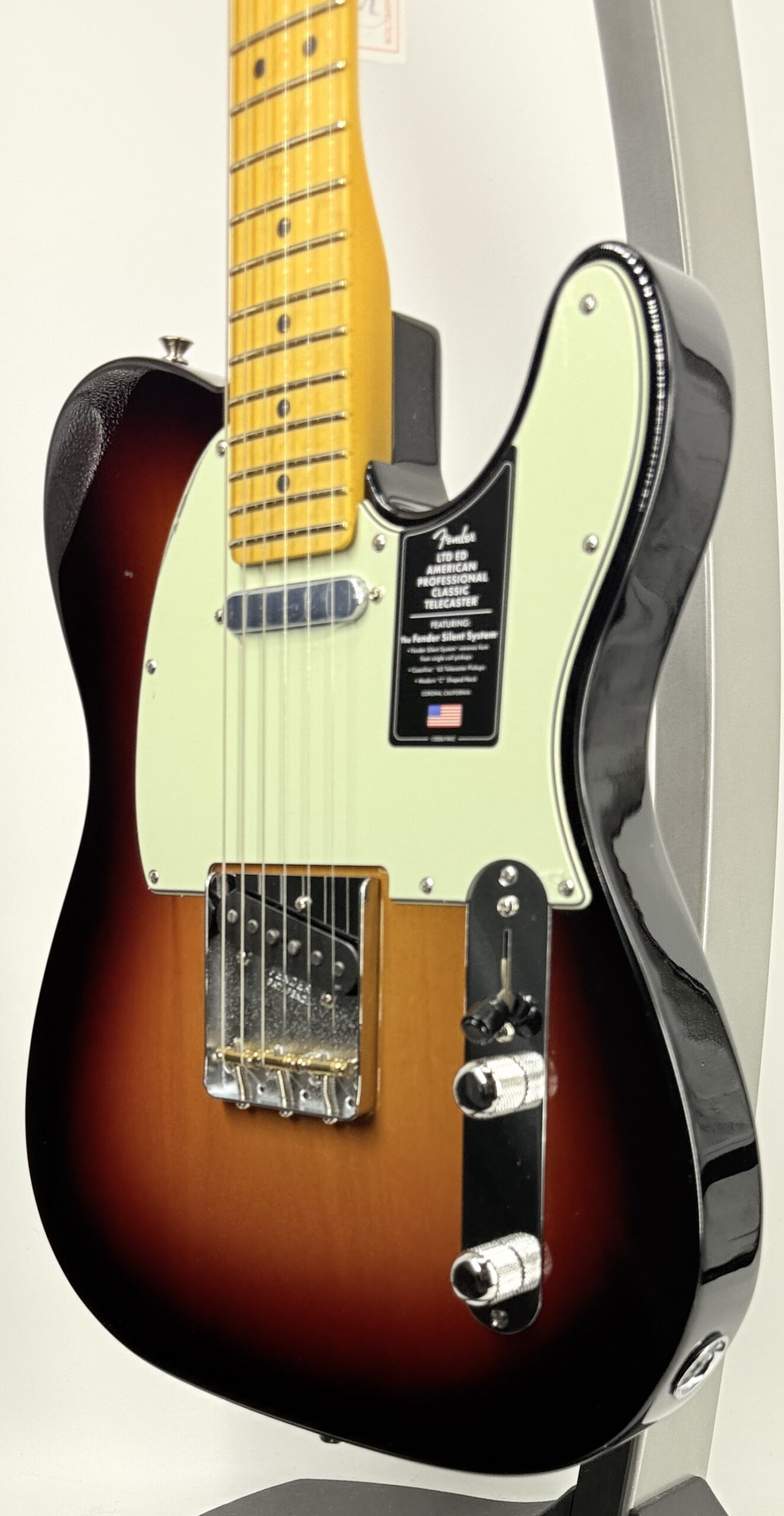 Fender American Professional LTD Edition Silent System Telecaster Rosewood Fretboard - Candy Apple Red Ser#:US26078306 - Image 5