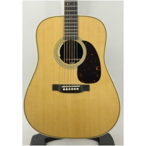 Martin HD28ELRB  Acoustic Spruce ,Ebony with Hardshell Case Serial #: 3027837